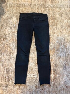MOTHER Looker Ankle Fray Jean in “Blackbird” size 28
